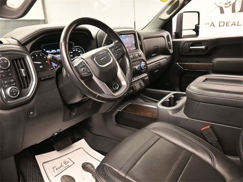 Used 2020 GMC Sierra 2500 Denali w/ Denali Ultimate Package image 18