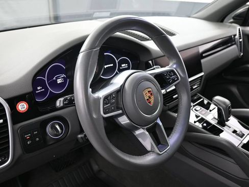 Certified 2023 Porsche Cayenne AWD/4WD image 16