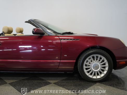 Used 2004 Ford Thunderbird image 38