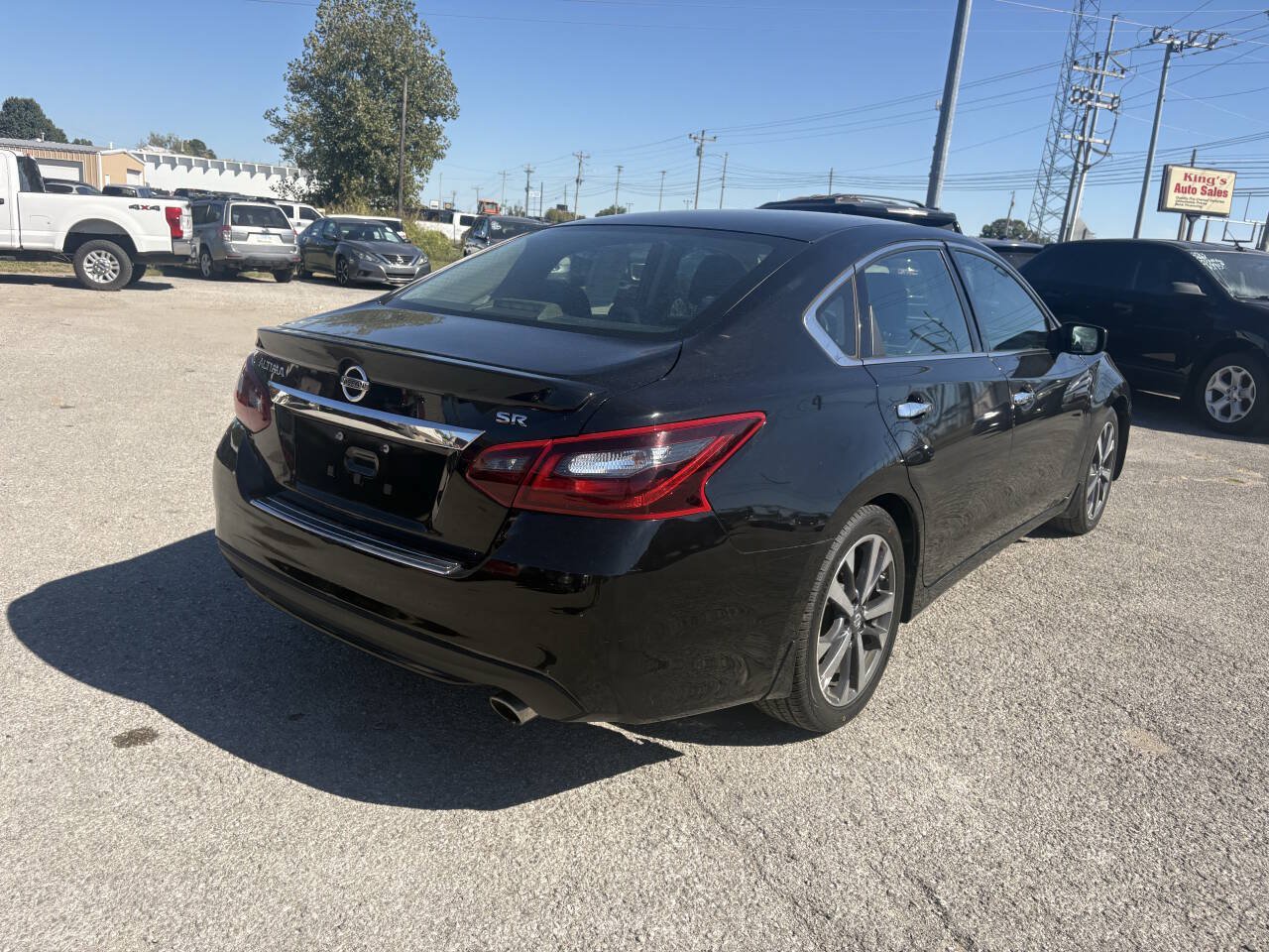 Used 2017 Nissan Altima 2.5 SR FWD image 5