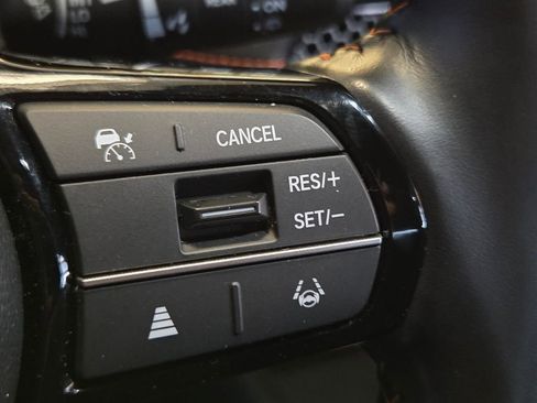 Certified 2025 Honda HR-V Sport image 30