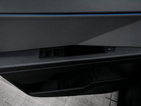 Used 2024 Tesla Cybertruck AWD Crew Cab image 12