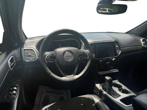 Used 2019 Jeep Grand Cherokee Altitude RWD image 12