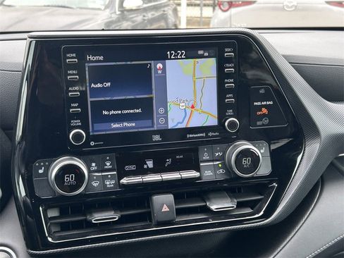 Used 2021 Toyota Highlander XSE image 22