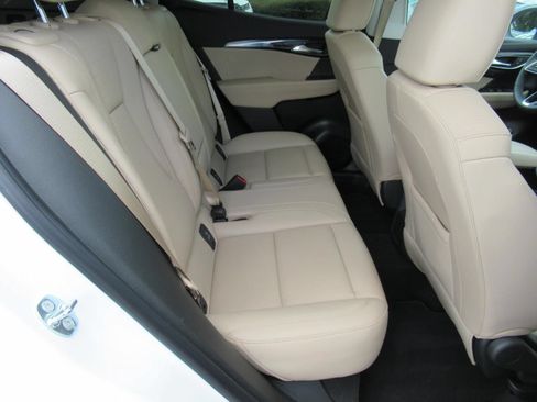Used 2025 Buick Envision Preferred AWD/4WD image 33