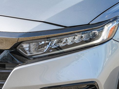 Used 2018 Honda Accord Sport image 5