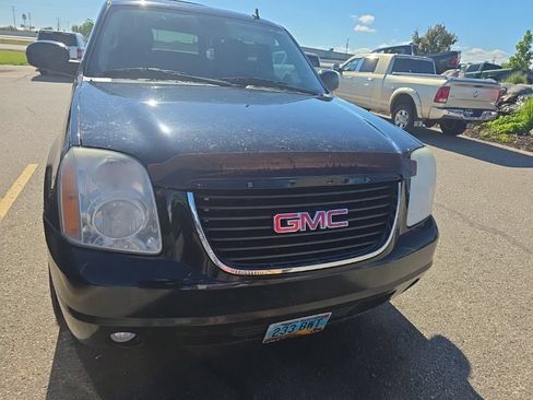 Used 2011 GMC Yukon SLT w/ SLT-2 Equipment Package AWD/4WD image 2
