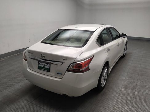 Used 2014 Nissan Altima 2.5 SV w/ Convenience Package FWD image 9