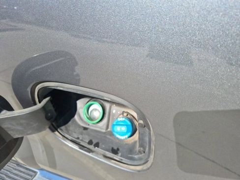 Used 2021 Chevrolet Silverado 1500 High Country w/ Technology Package image 19