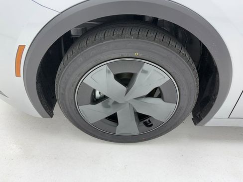 New 2026 Toyota Prius LE image 7