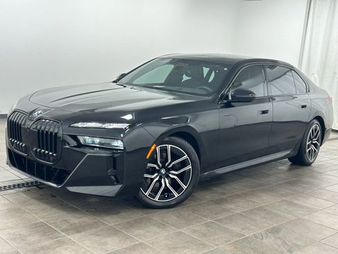 Used 2023 BMW 760i xDrive w/ Executive Package image 1