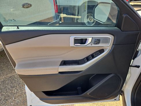 Used 2020 Ford Explorer Limited RWD image 23