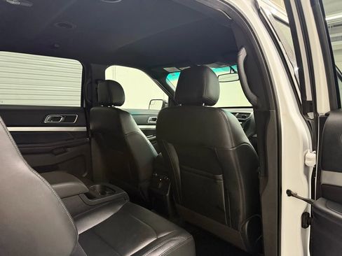 Used 2016 Ford Explorer XLT w/ Equipment Group 202A image 35