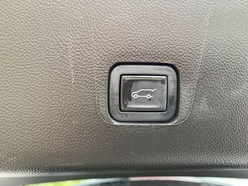 Used 2023 Chevrolet Traverse LT w/ Midnight/Sport Edition AWD/4WD image 16