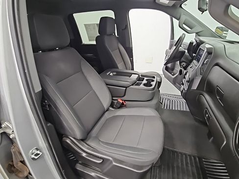 Used 2022 Chevrolet Silverado 2500 Custom w/ Custom Convenience Package image 32