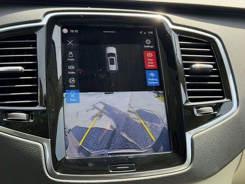 Used 2023 Volvo XC90 B6 Plus w/ Protection Package Premier AWD/4WD image 4