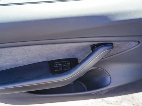 Used 2018 Tesla Model 3 Long Range RWD image 18
