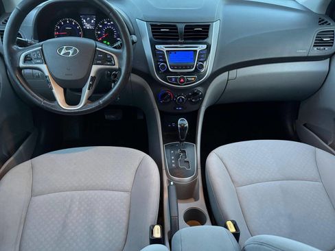 Used 2014 Hyundai Accent SE FWD image 10