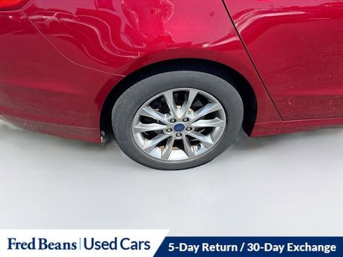 Used 2017 Ford Fusion SE w/ Fusion SE Technology Package FWD image 16