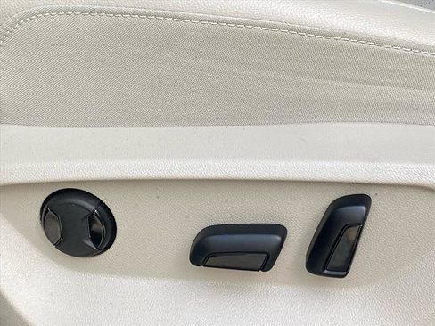 Certified 2024 Volkswagen Atlas SE image 12