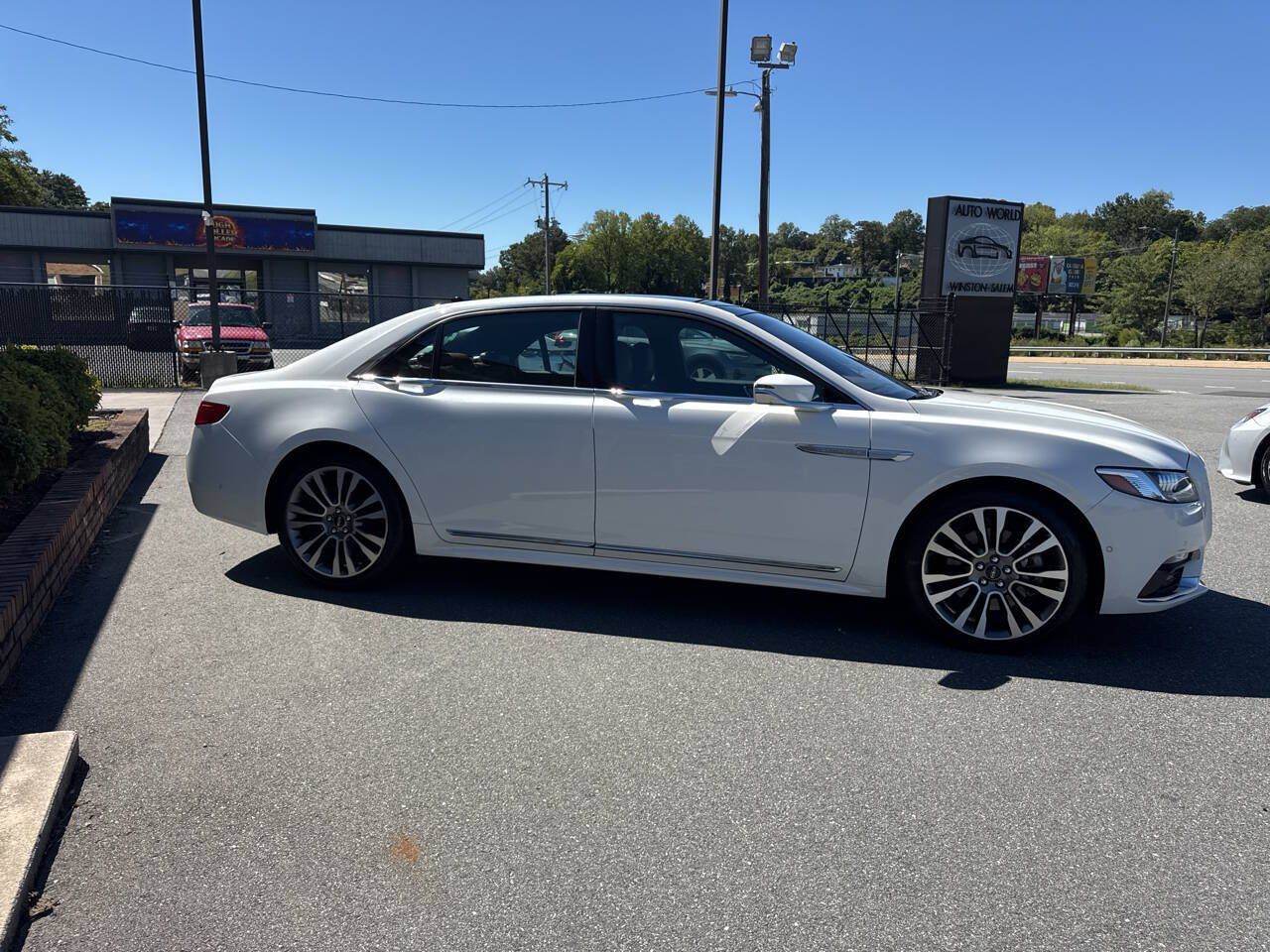 Used 2020 Lincoln Continental Reserve w/ Luxury Package AWD/4WD image 11