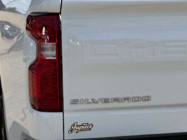 Certified 2022 Chevrolet Silverado 1500 LT w/ Z71 Off-Road Package AWD/4WD image 7