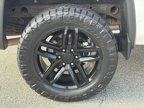 Used 2017 GMC Sierra 1500 SLT w/ SLT Premium Package AWD/4WD image 34