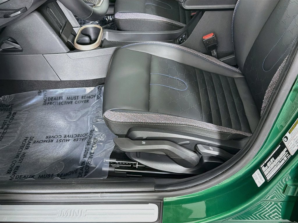 Used 2025 MINI Cooper S FWD image 17