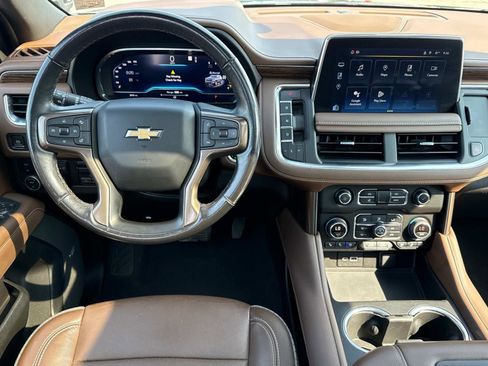 Used 2022 Chevrolet Tahoe High Country image 2