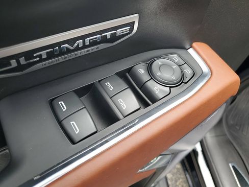 Used 2023 GMC Sierra 1500 Denali Ultimate AWD/4WD image 9