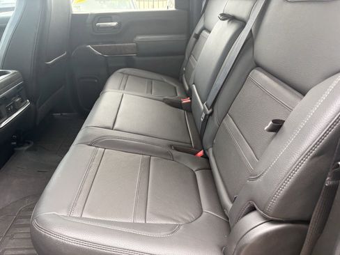 Used 2022 GMC Sierra 3500 Denali w/ Technology Package image 9