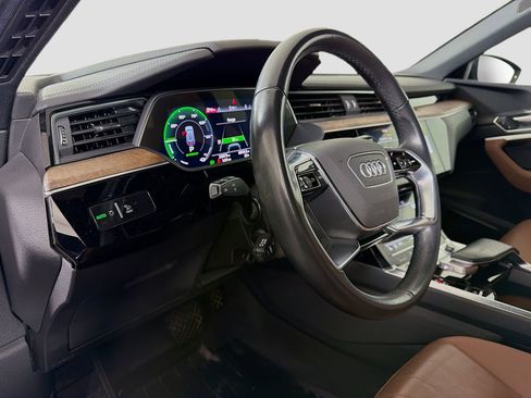 Used 2022 Audi e-tron Premium Plus image 10