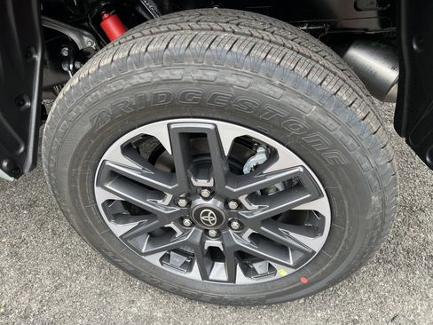 New 2026 Toyota Tundra Limited AWD/4WD image 7