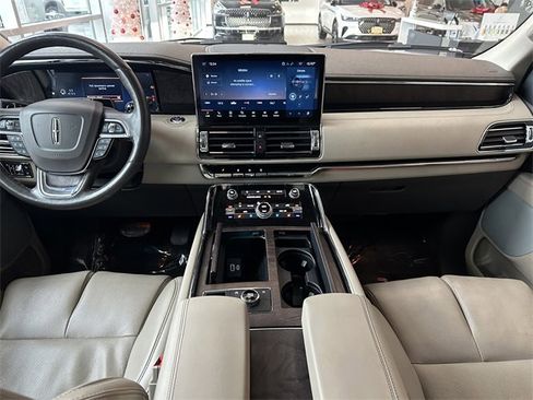 Certified 2022 Lincoln Navigator Reserve image 14