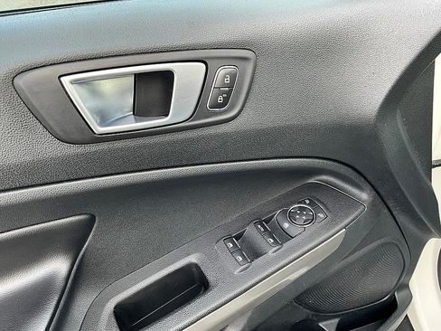 Used 2020 Ford EcoSport Titanium image 13