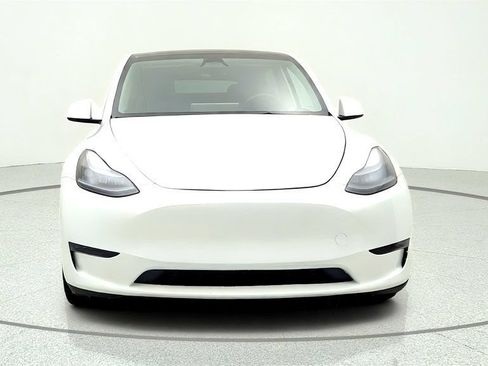Used 2025 Tesla Model Y Long Range AWD/4WD image 2