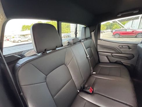 Used 2025 Chevrolet Colorado Trail Boss AWD/4WD image 25