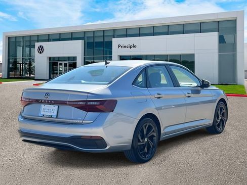 New 2026 Volkswagen Jetta SE FWD image 3