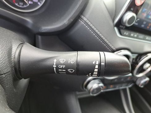 Used 2025 Nissan Sentra SV FWD image 21