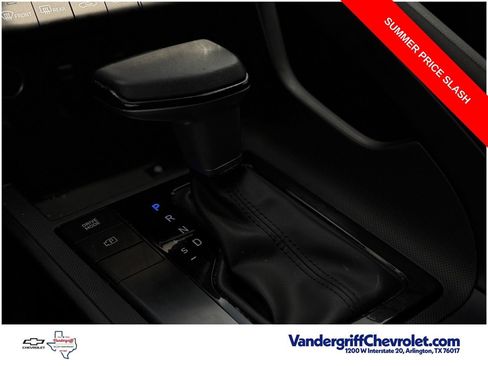 Used 2025 Hyundai Elantra Sport FWD image 17