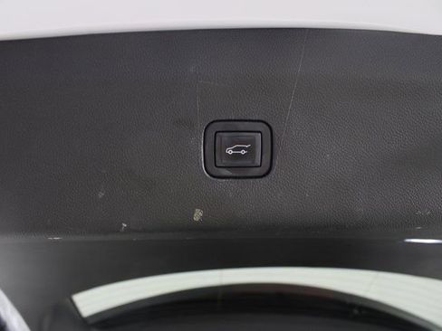 Used 2022 Buick Enclave Avenir w/ Avenir Technology Package image 25