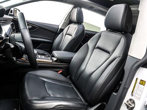 Used 2023 Audi Q8 Premium Plus w/ Premium Plus Package image 17