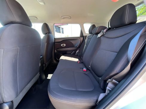 Used 2018 Kia Soul image 12