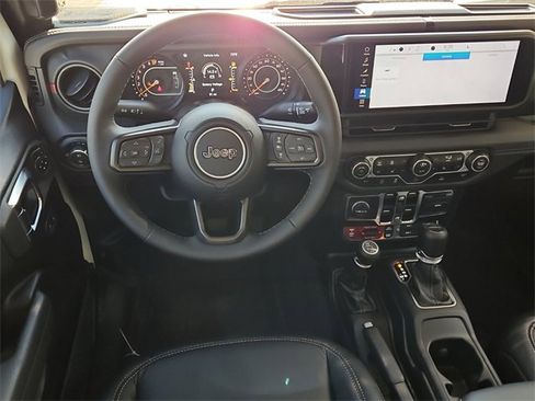 New 2025 Jeep Gladiator Rubicon w/ Convenience Group image 8