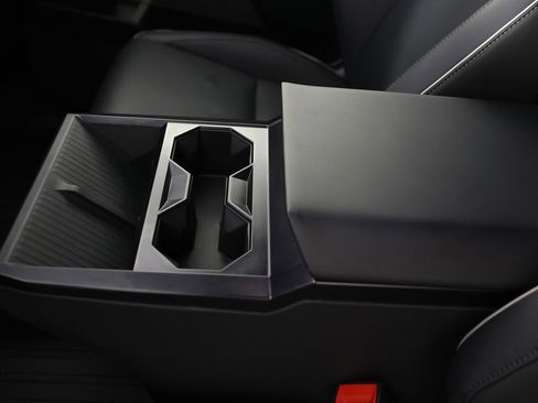 Used 2024 Tesla Cybertruck AWD Crew Cab image 44