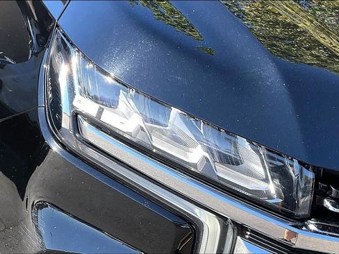 Used 2021 Chevrolet Suburban LT image 27