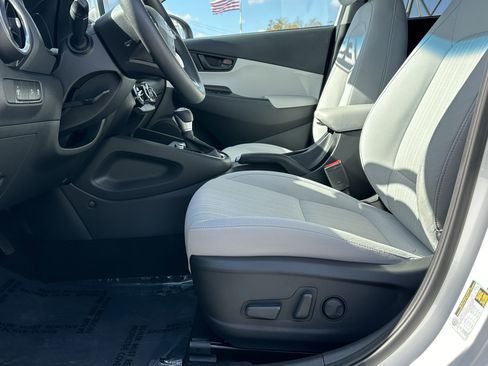 Used 2023 Hyundai Kona SEL image 12