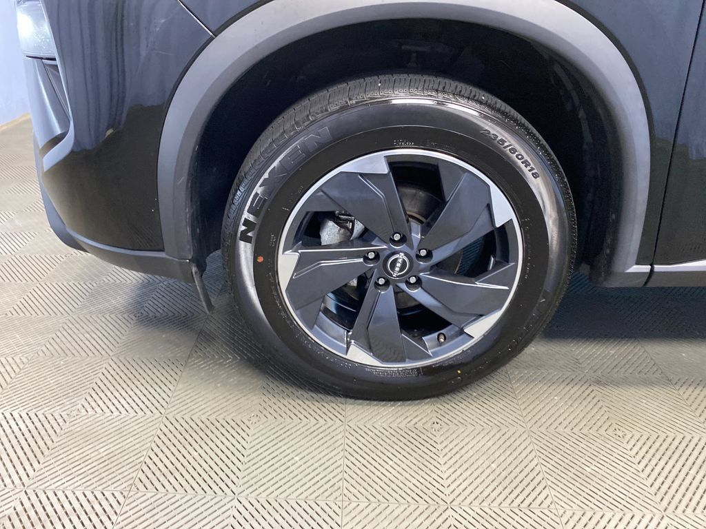 Used 2025 Nissan Rogue SV AWD/4WD image 47