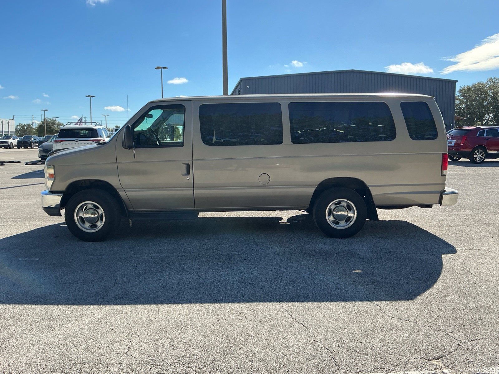 Used 2014 Ford E-350 and Econoline 350 XLT RWD image 5