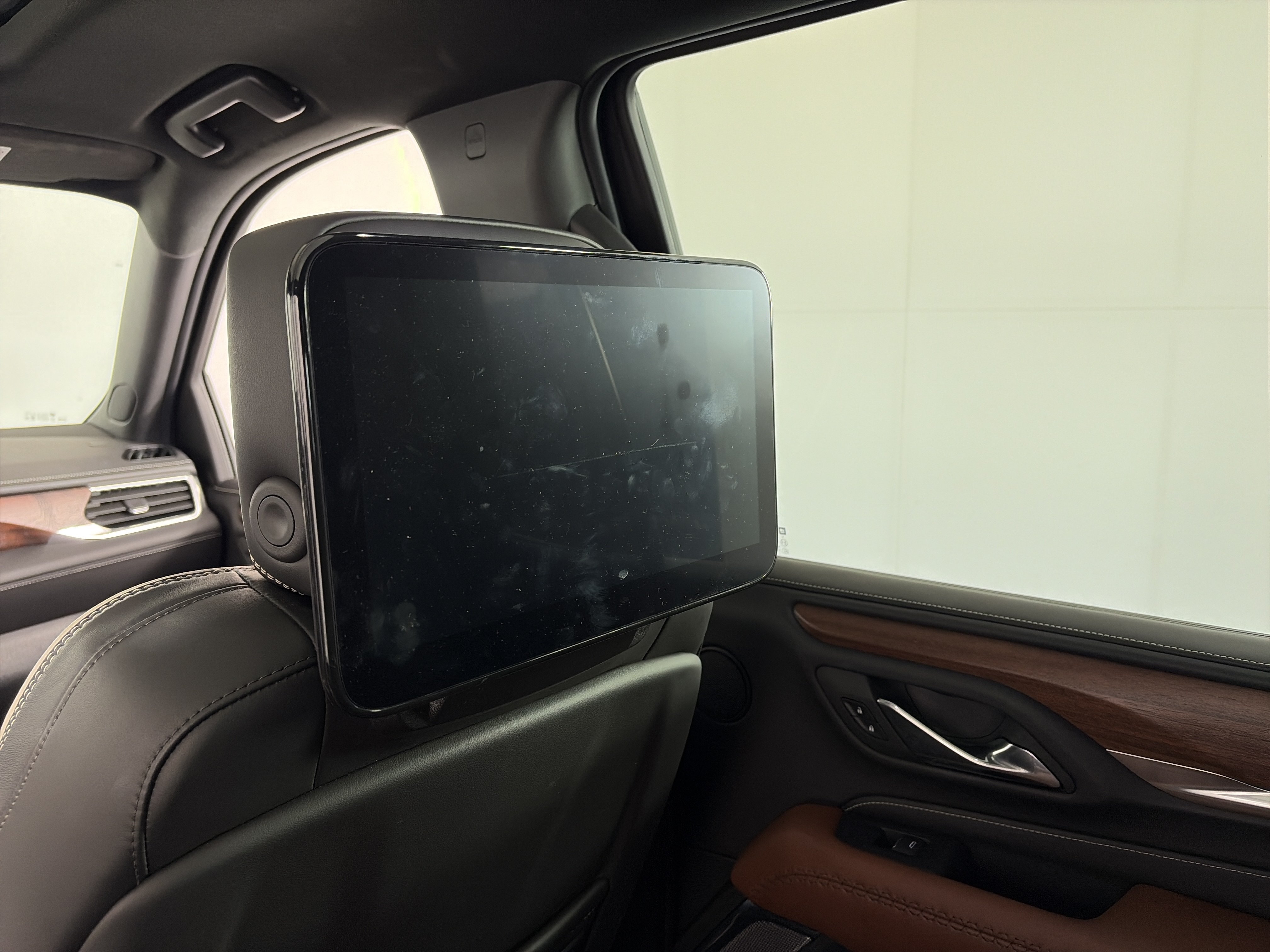 Used 2023 GMC Yukon Denali Ultimate w/ LPO, Floor Liner Package AWD/4WD image 23